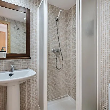 Modern In With Balcony Apartament